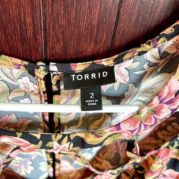 Peplum Crepe Cage Front Top, Torrid Blouse Plus Size 2X Black Floral Soft Fabri - Picture 3 of 4